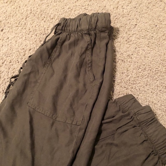 H&M army green joggers - Picture 3 of 4
